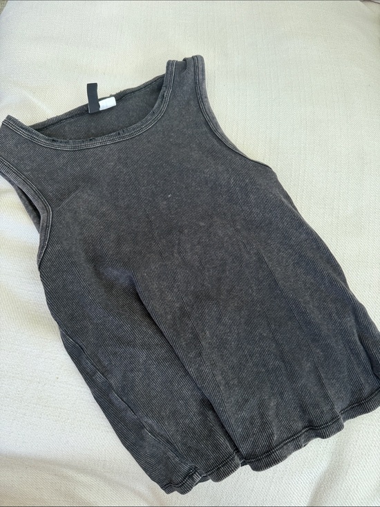 H&M Tops - H&M washed grey top